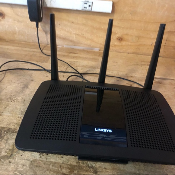 Linksys EA7300 AC1750 MU-MIMO Dual-Band Gigabit Wi-Fi Wireless Router w/ Adapter - Picture 13 of 15